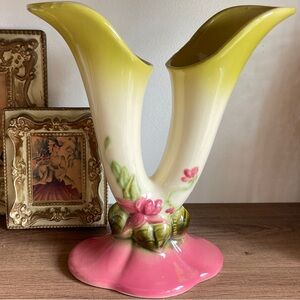 Hull pottery woodland double flower vase